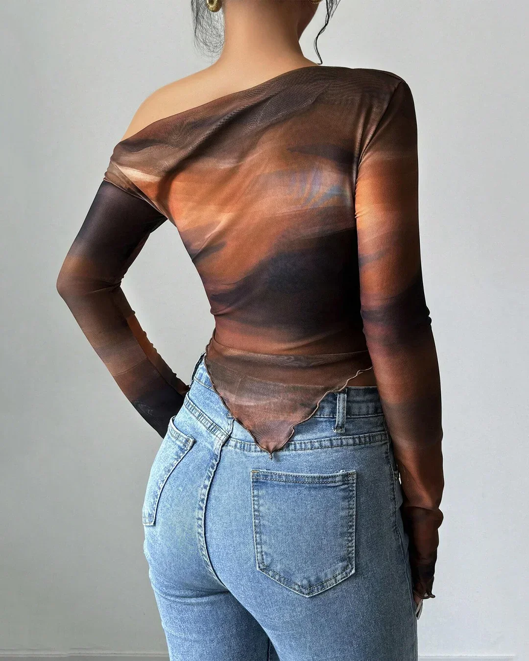 Abstract Print Asymmetric Neck Long Sleeve Fitted Top - Image 3