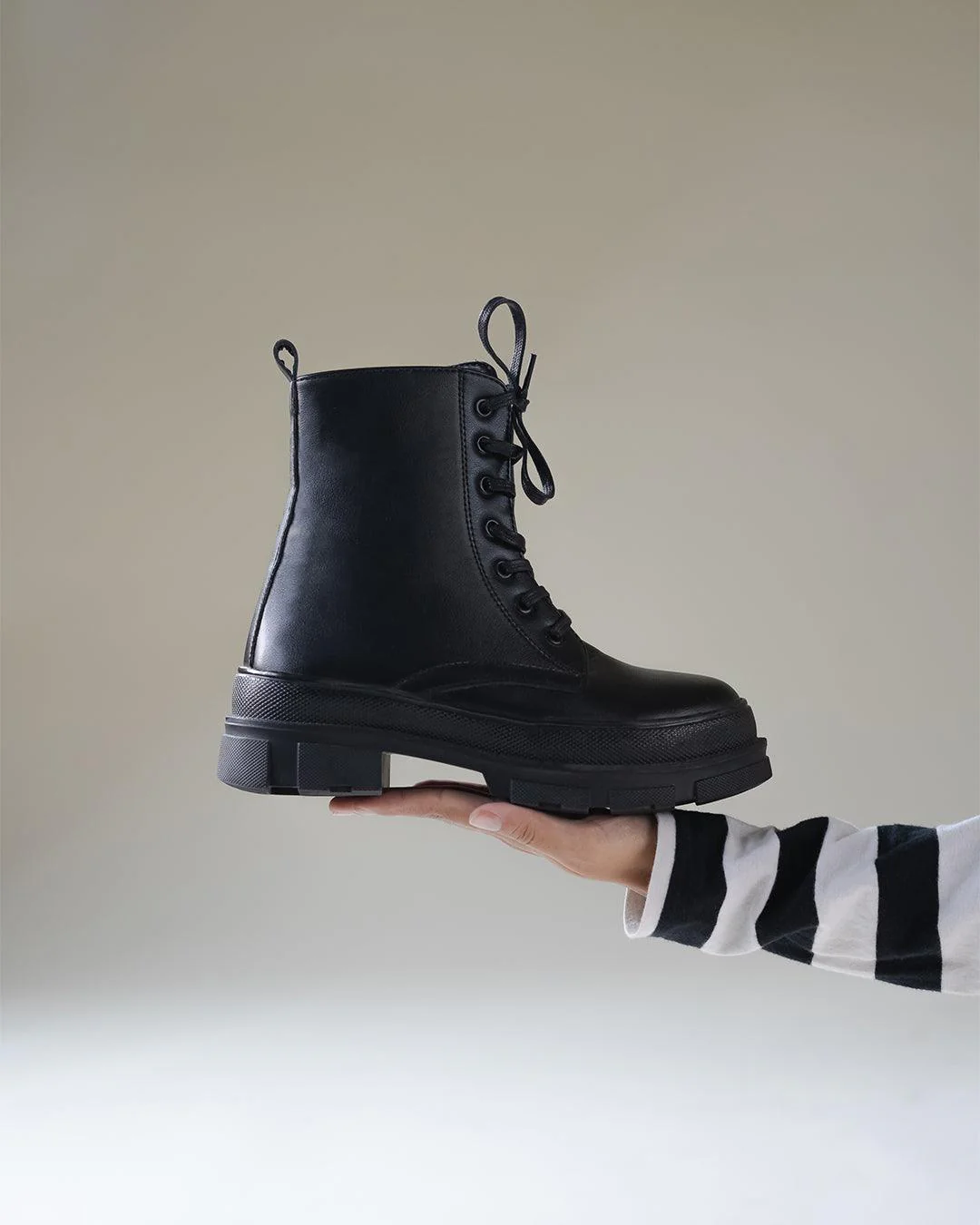 Back To School Aesthetic Lace Up Chunky Boot - Image 2
