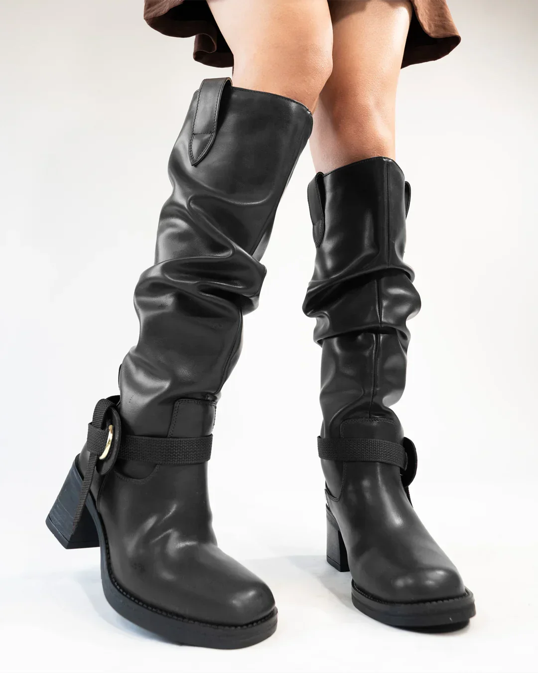 Black Knee-High Boots With Buckle And Heel - Image 3