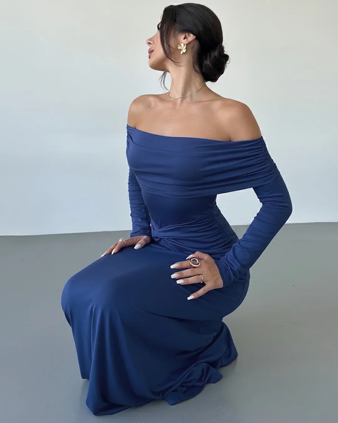 Blue Off-Shoulder Ruched Waist A-Line Twist Maxi Dress - Image 3