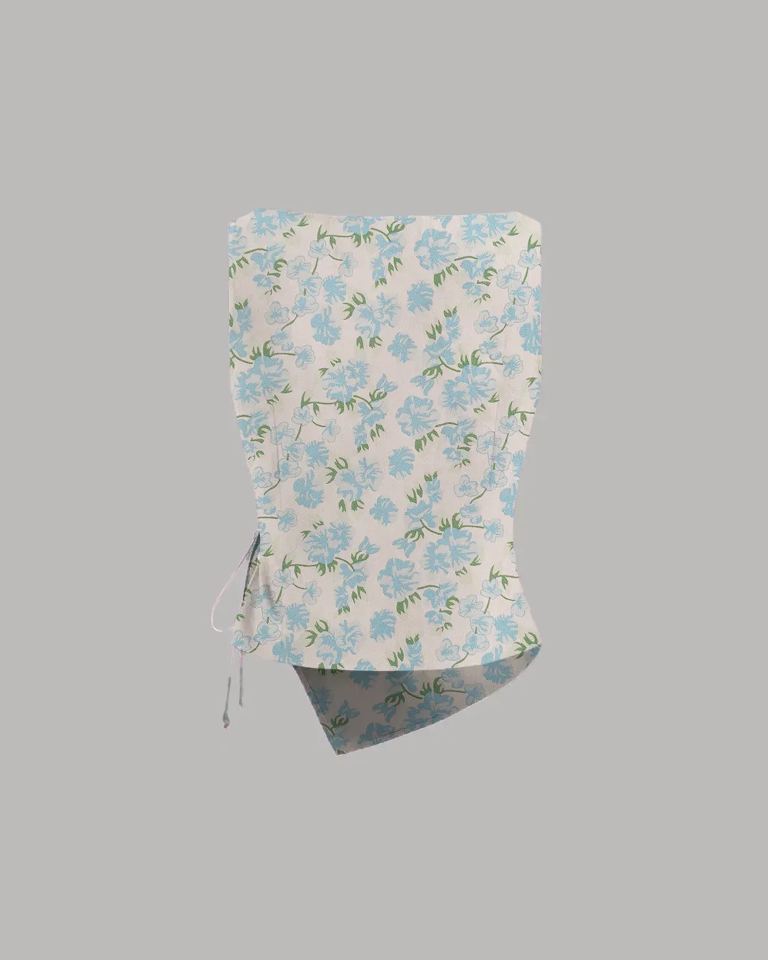 Boat Neck Asymmetrical Hem Floral Sleeveless Top in White and Blue - Image 3