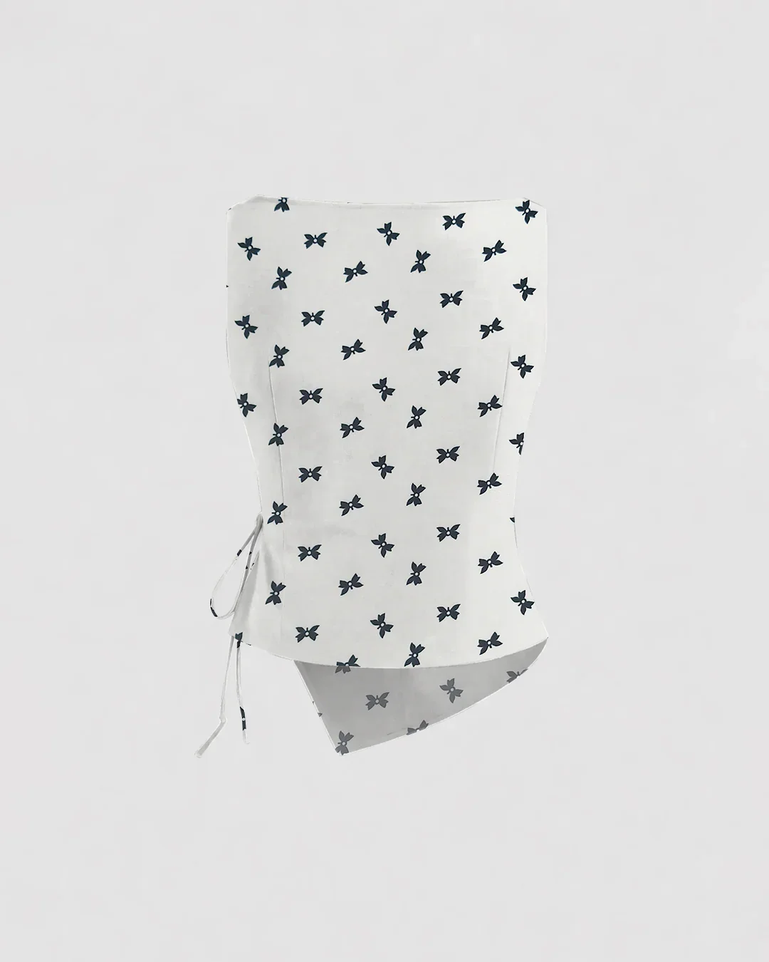 Boat Neck Asymmetrical Hem Printed Sleeveless Top in White & Black - Image 3