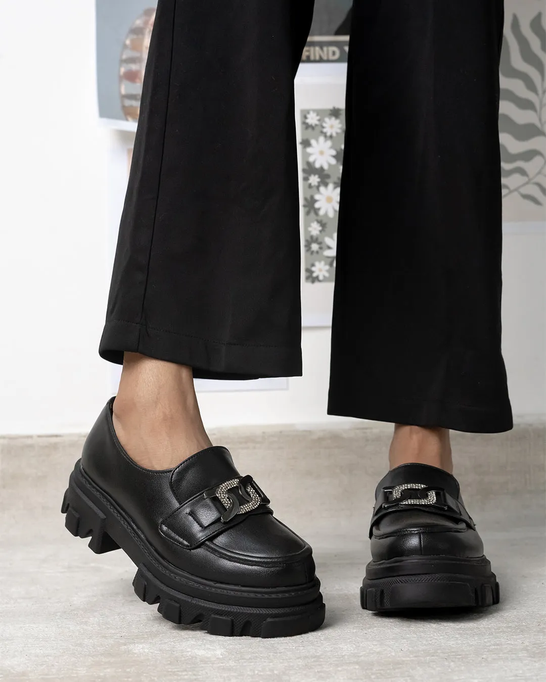 Chunky Buckle Detail Black Loafers - Image 3
