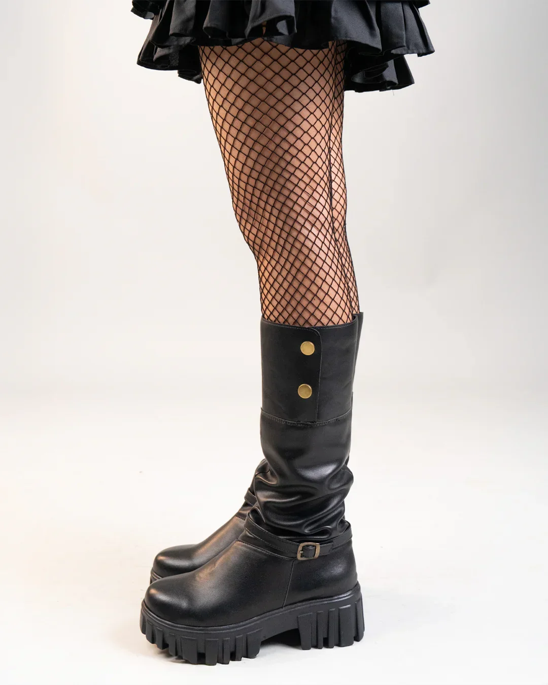 Chunky Platform Round Toe Knee High Boots in Black - Image 3