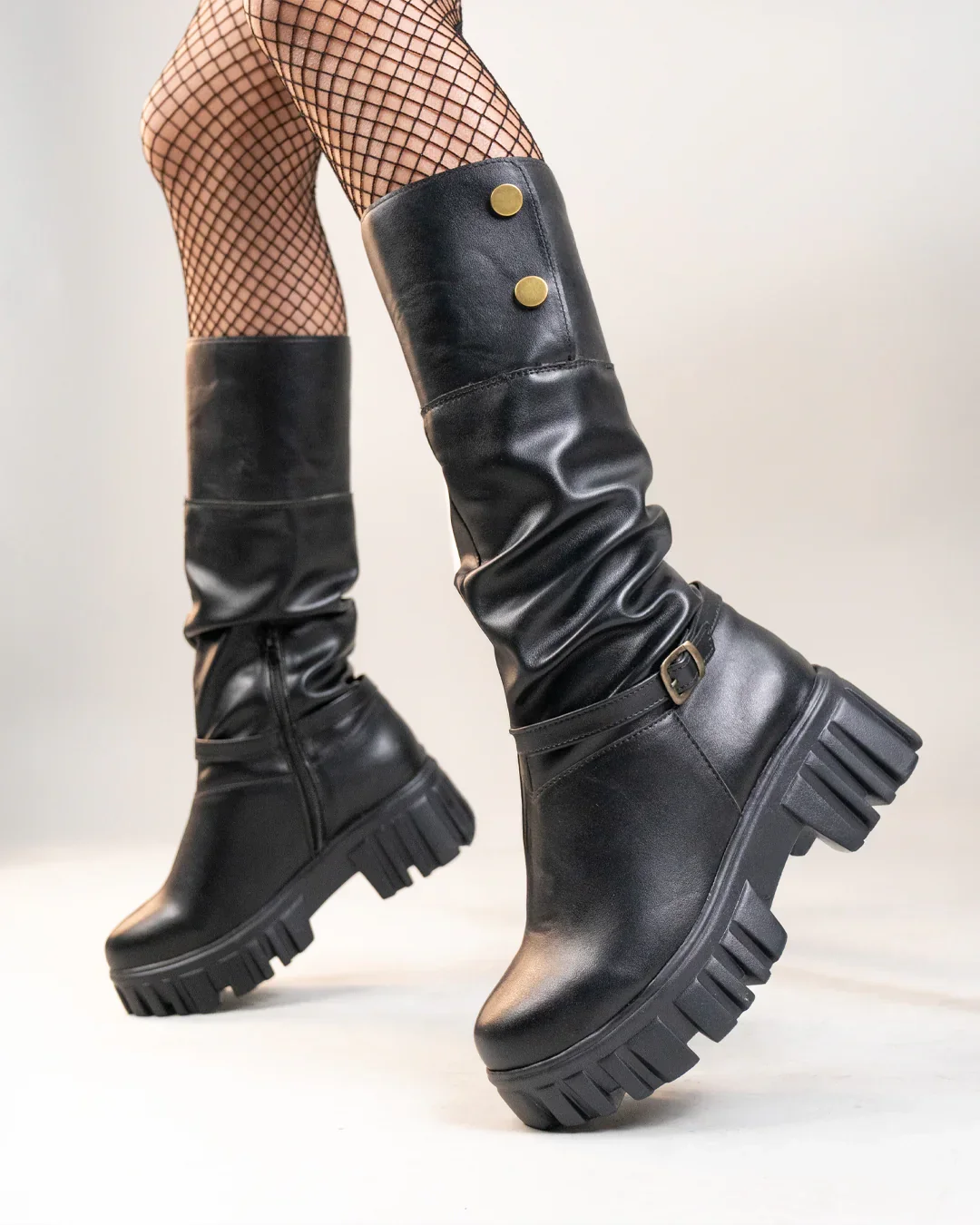 Chunky Platform Round Toe Knee High Boots in Black - Image 4