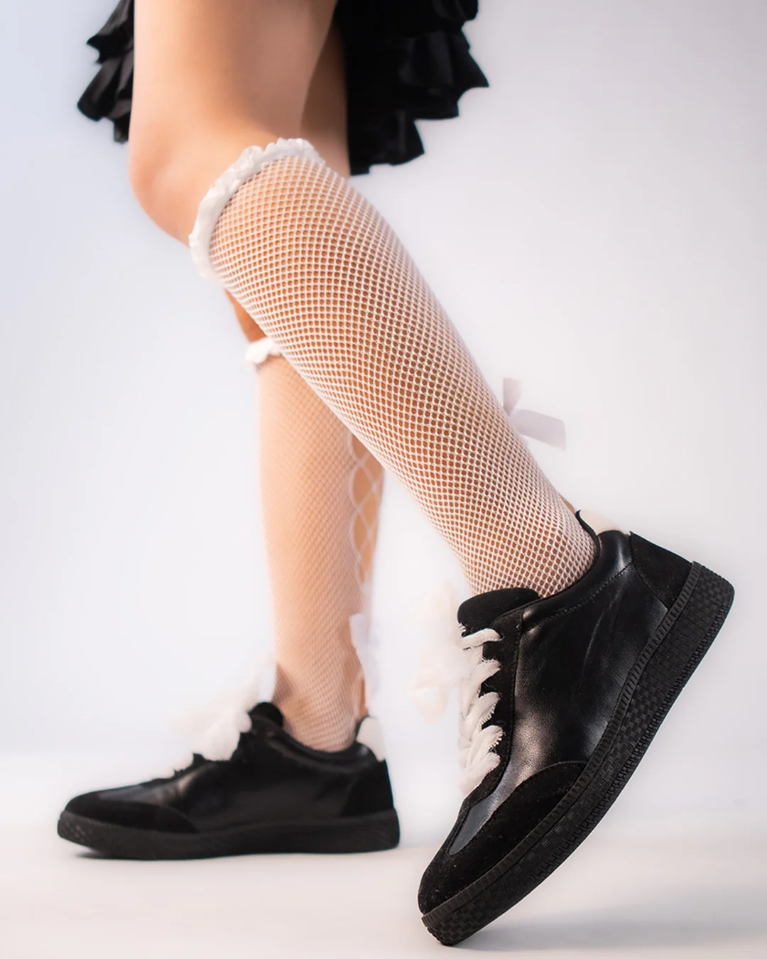 Classic Lace-Up Canvas Shoes In Black - Image 5