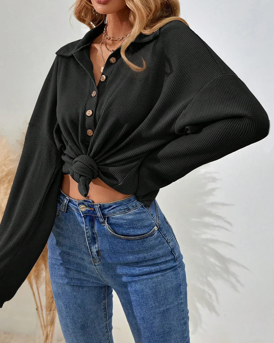 Collared Neck Straight Hem Solid Full Sleeve Top in Black - Image 3