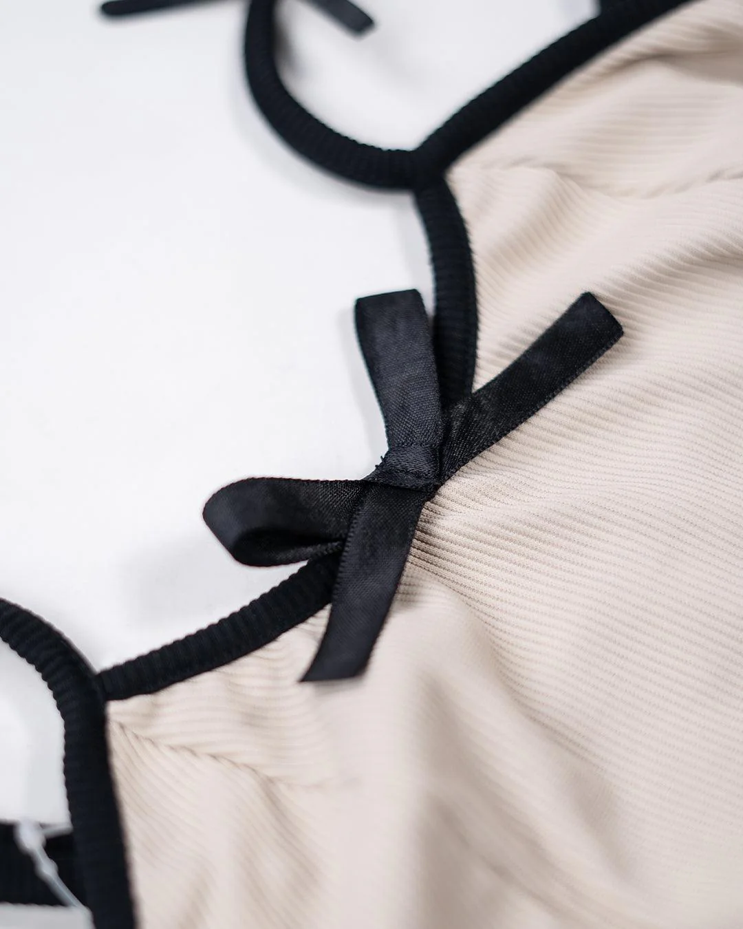 Contrast Binding Bow Front Cami Top - Image 6