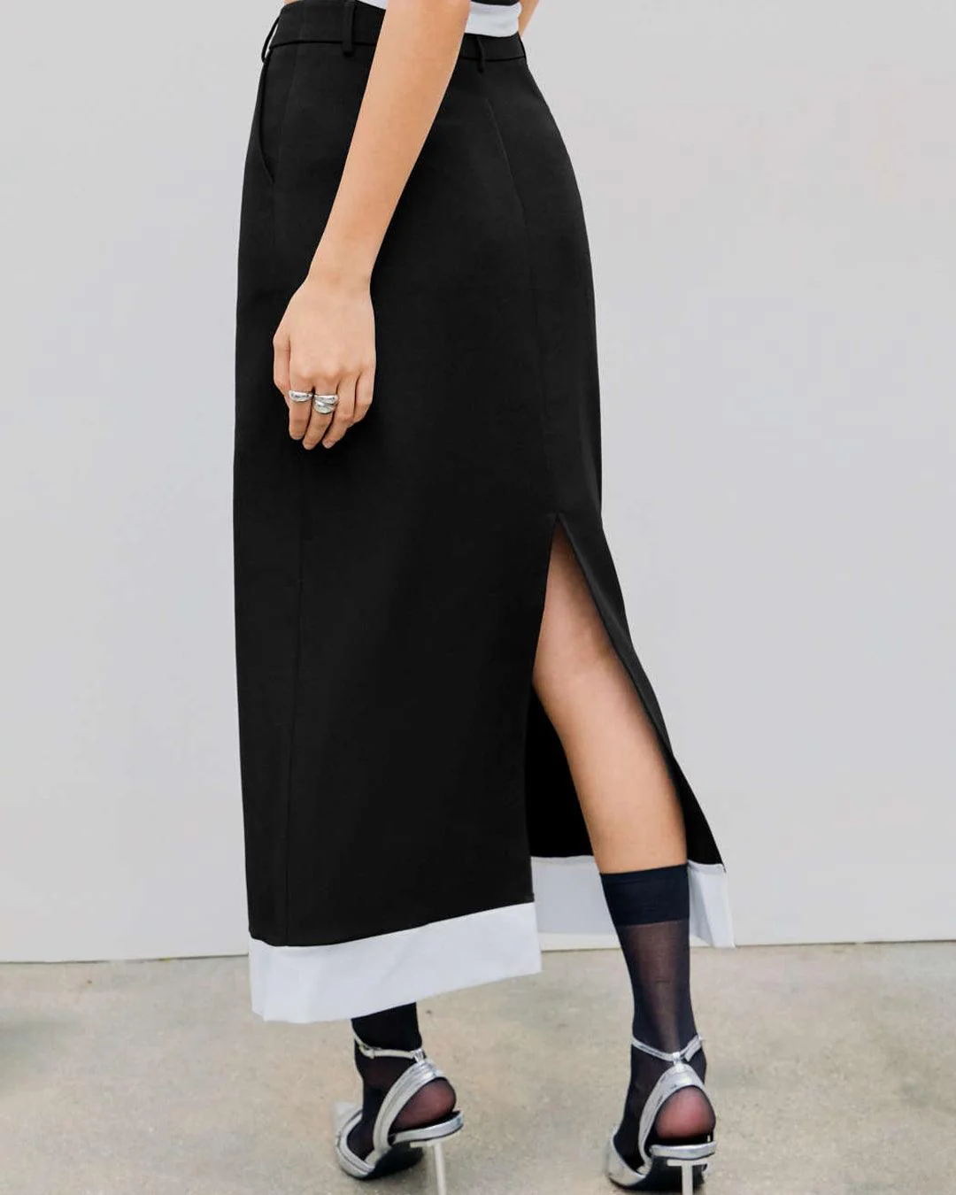 Contrasting Binding Single Breasted Waistcoat & High Waist Maxi Skirt - Image 4