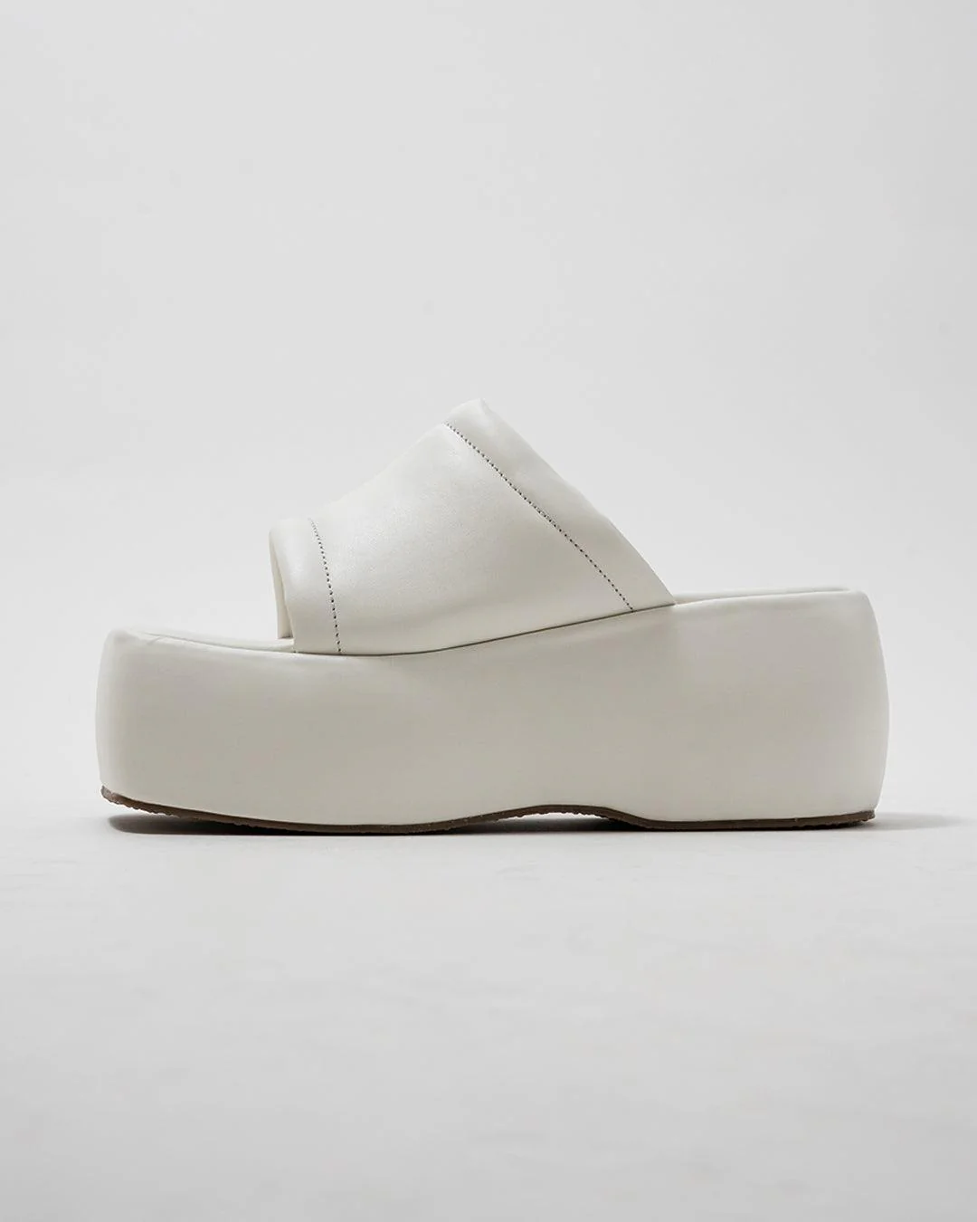 Vintage Vibe City Girl white Platforms - Image 5
