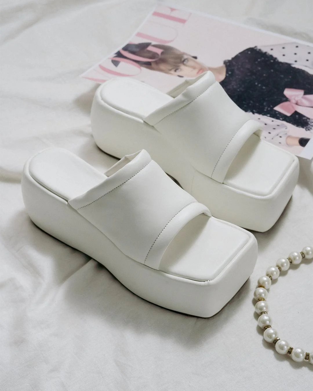 Vintage Vibe City Girl white Platforms - Image 6