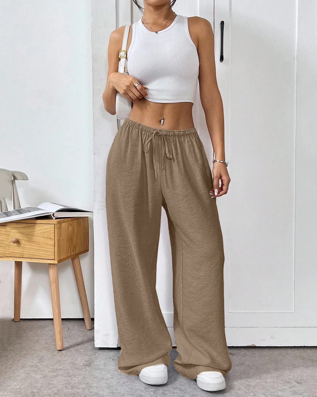 Drawstring Waist Loose Pocket Pants in Brown - Image 3