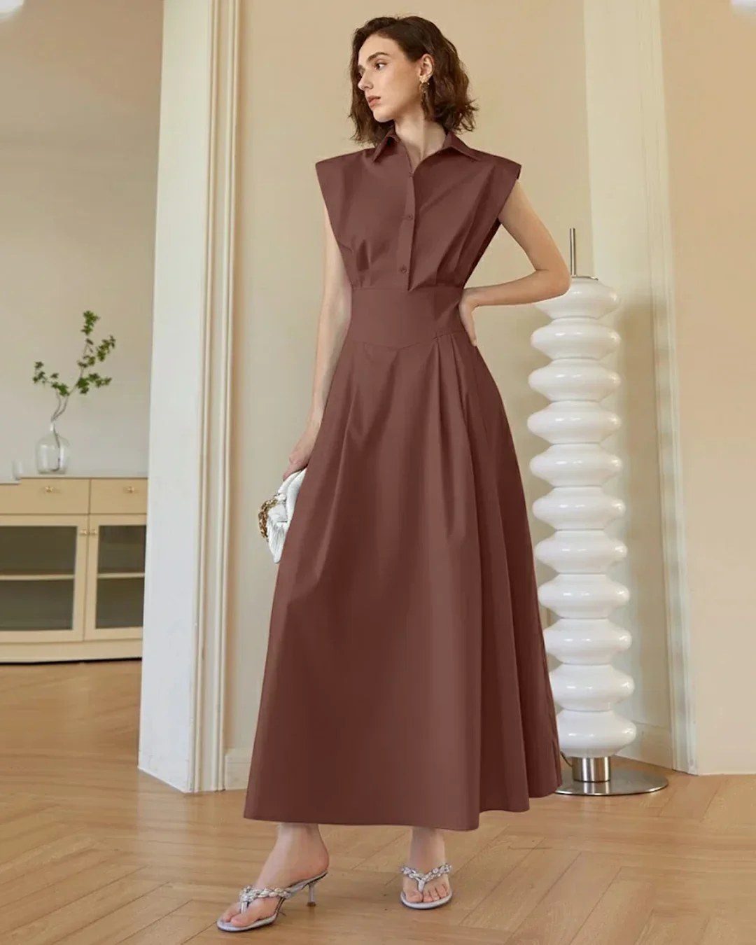 Elegant Collared Sleeveless Midi Dress in Brown - Image 2