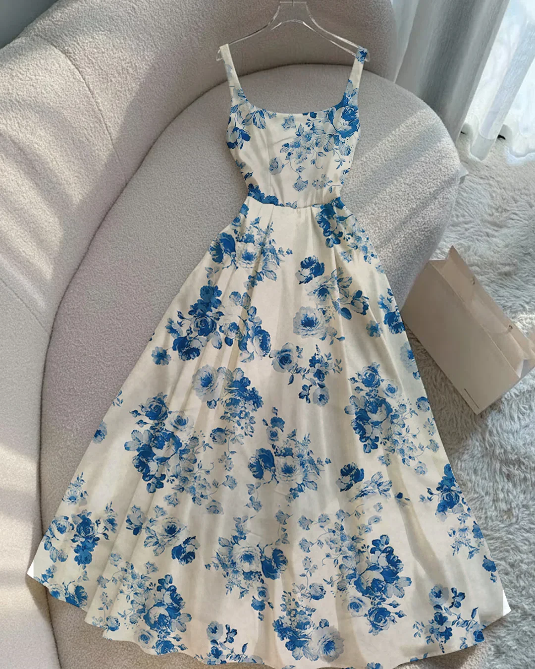 Floral Square Neck Sleeveless Maxi Dress In Blue And White - Image 2