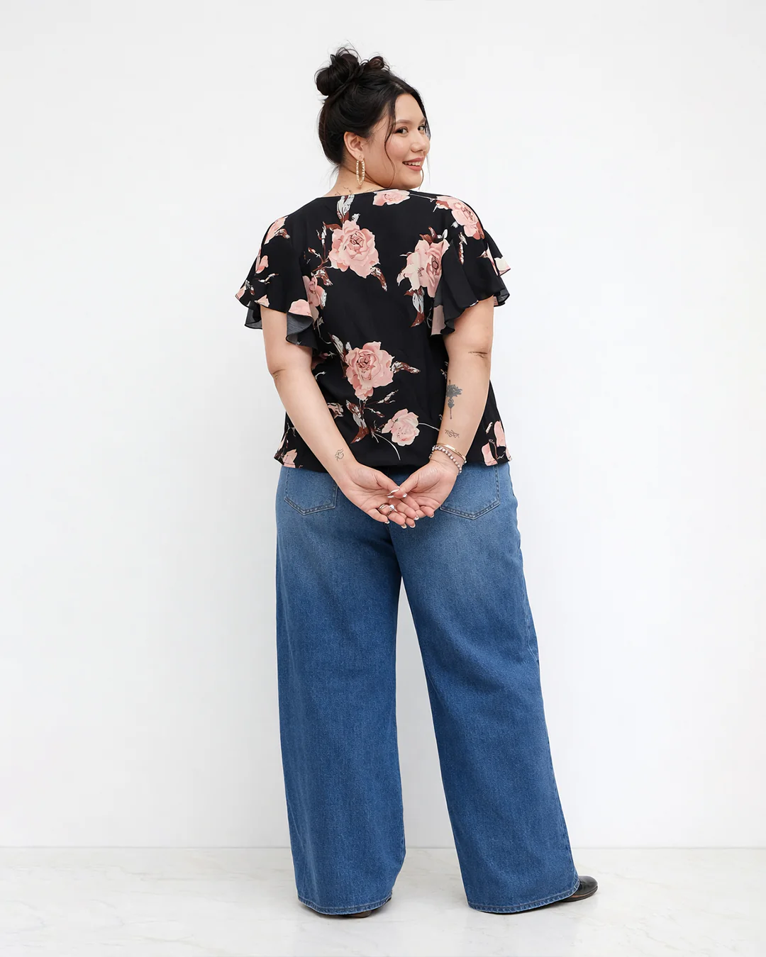 Floral Print Ruffle Sleeve V Neck Top Curve & Plus - Image 4