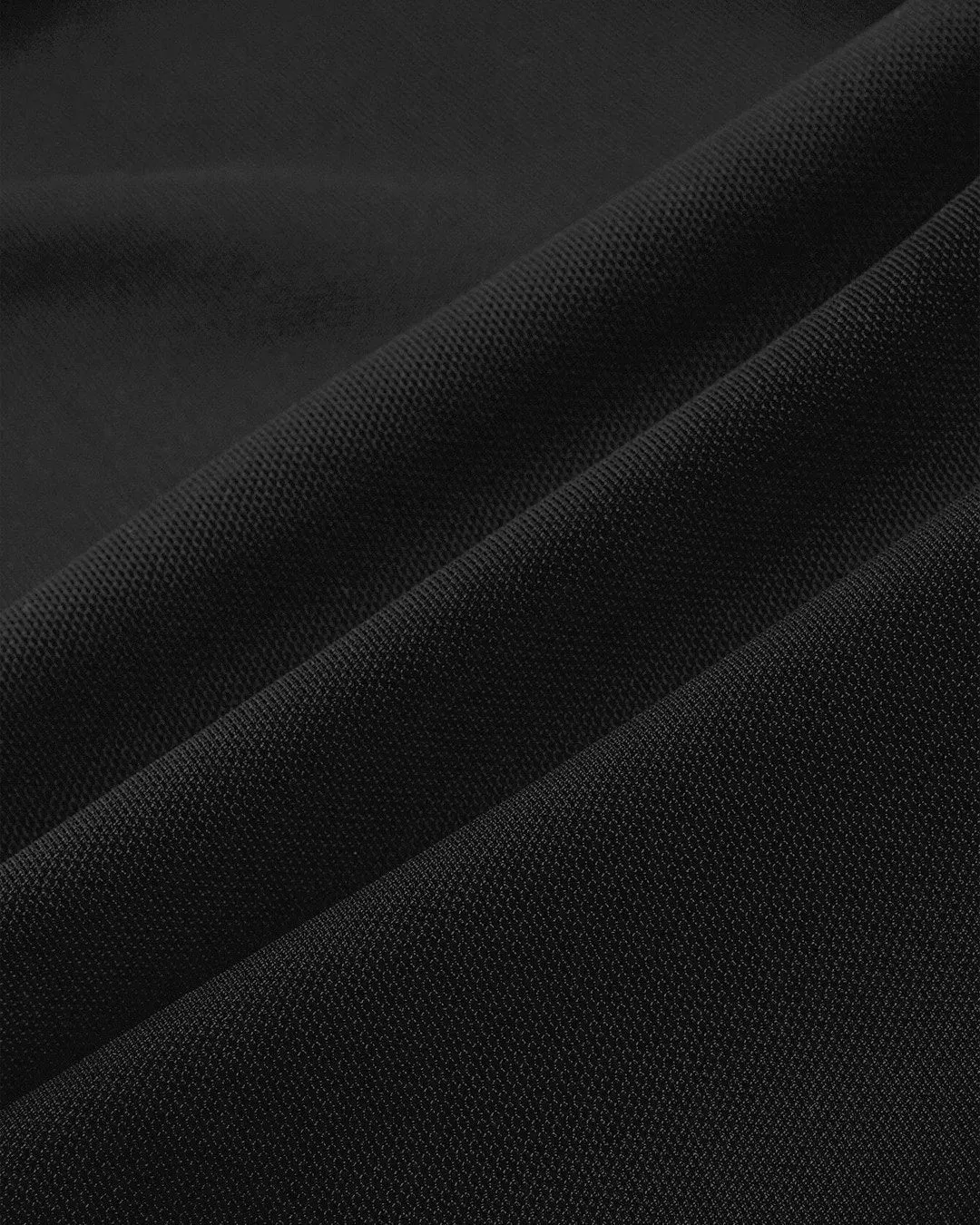 Halter Neck Slim Fit Straight Hem Sleeveless Top in Black - Image 3