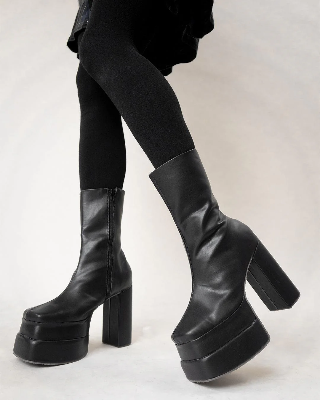 High Heel Platform Boots in Black - Image 3