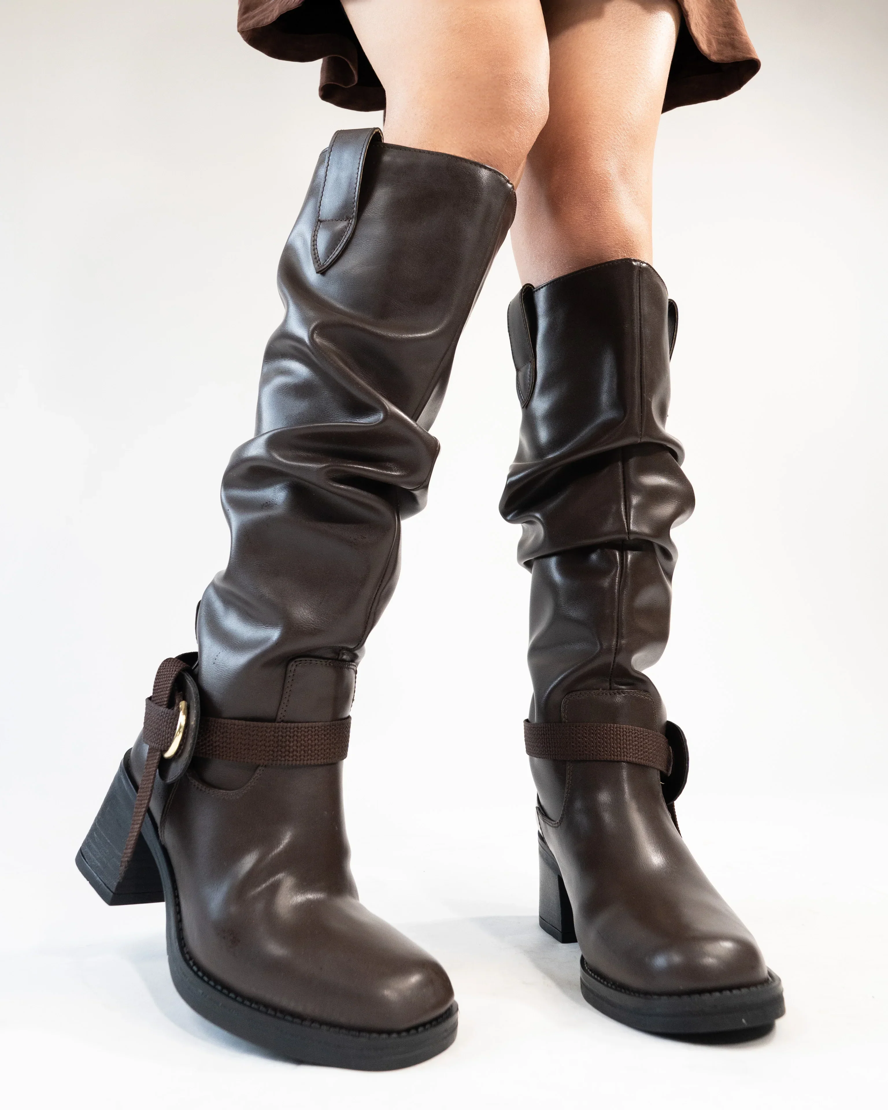 Brown Knee-High Boots With Buckle And Heel - Image 5
