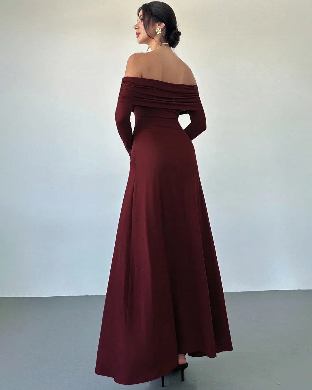 Maroon Off-Shoulder Ruched Waist A-Line Twist Maxi Dress - Image 2
