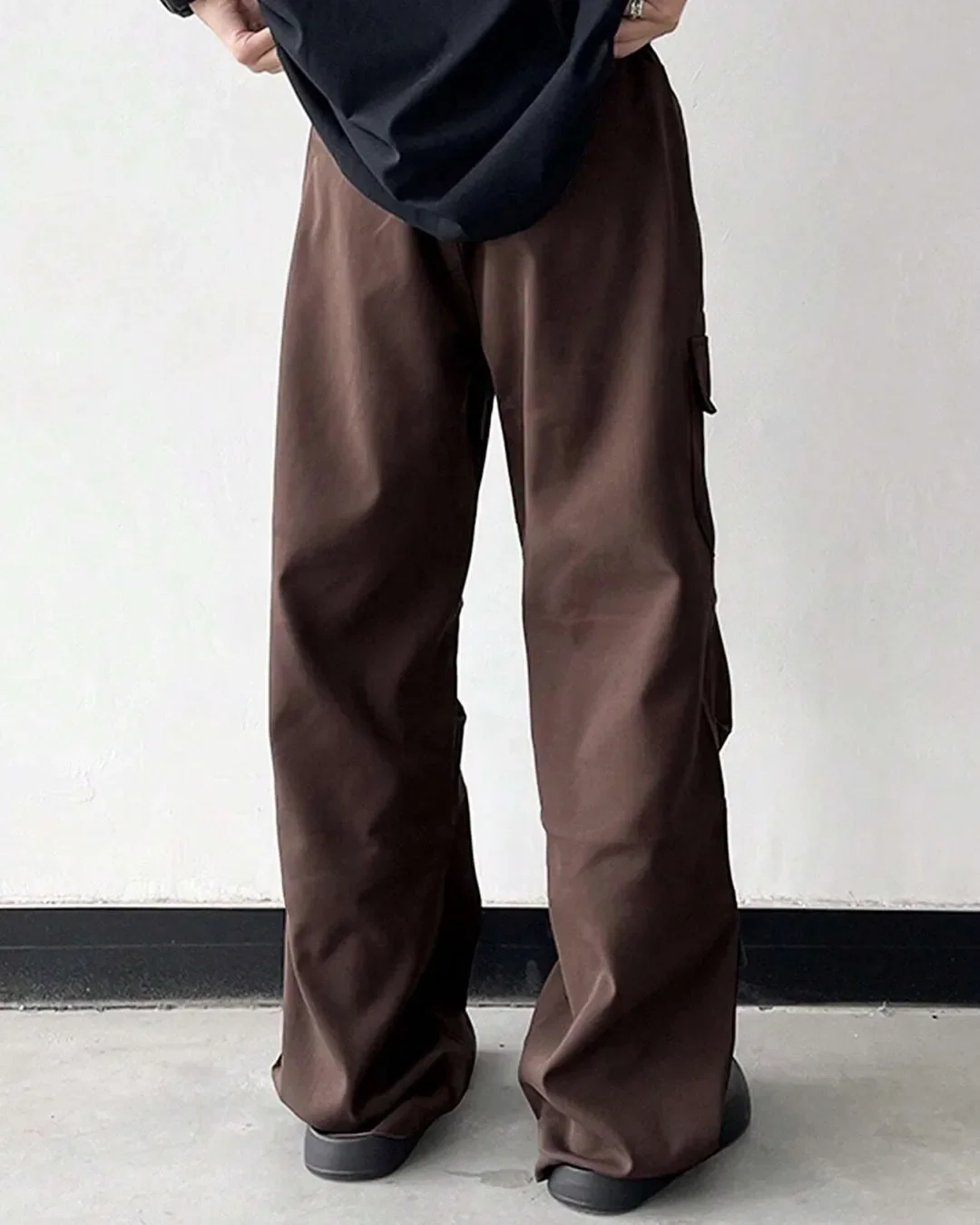 Men Brown Straight Leg Cargo Pants - Image 2