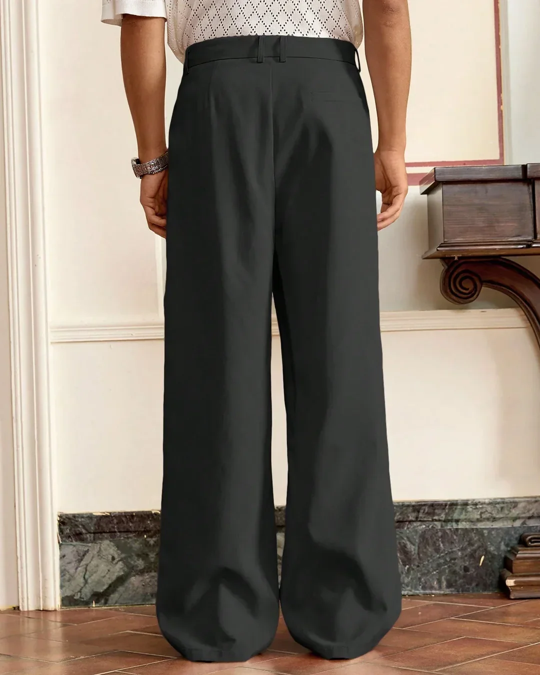 Men High-Waist Tailored Straight-Leg Trousers in Black - Image 2