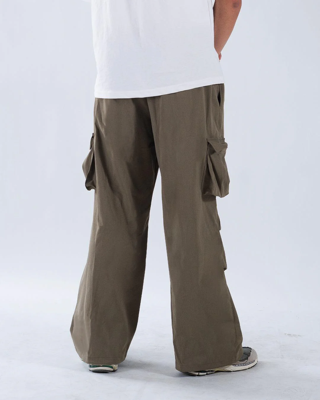Men Off Duty Detail Flap Pocket Cargo Pant - Image 3