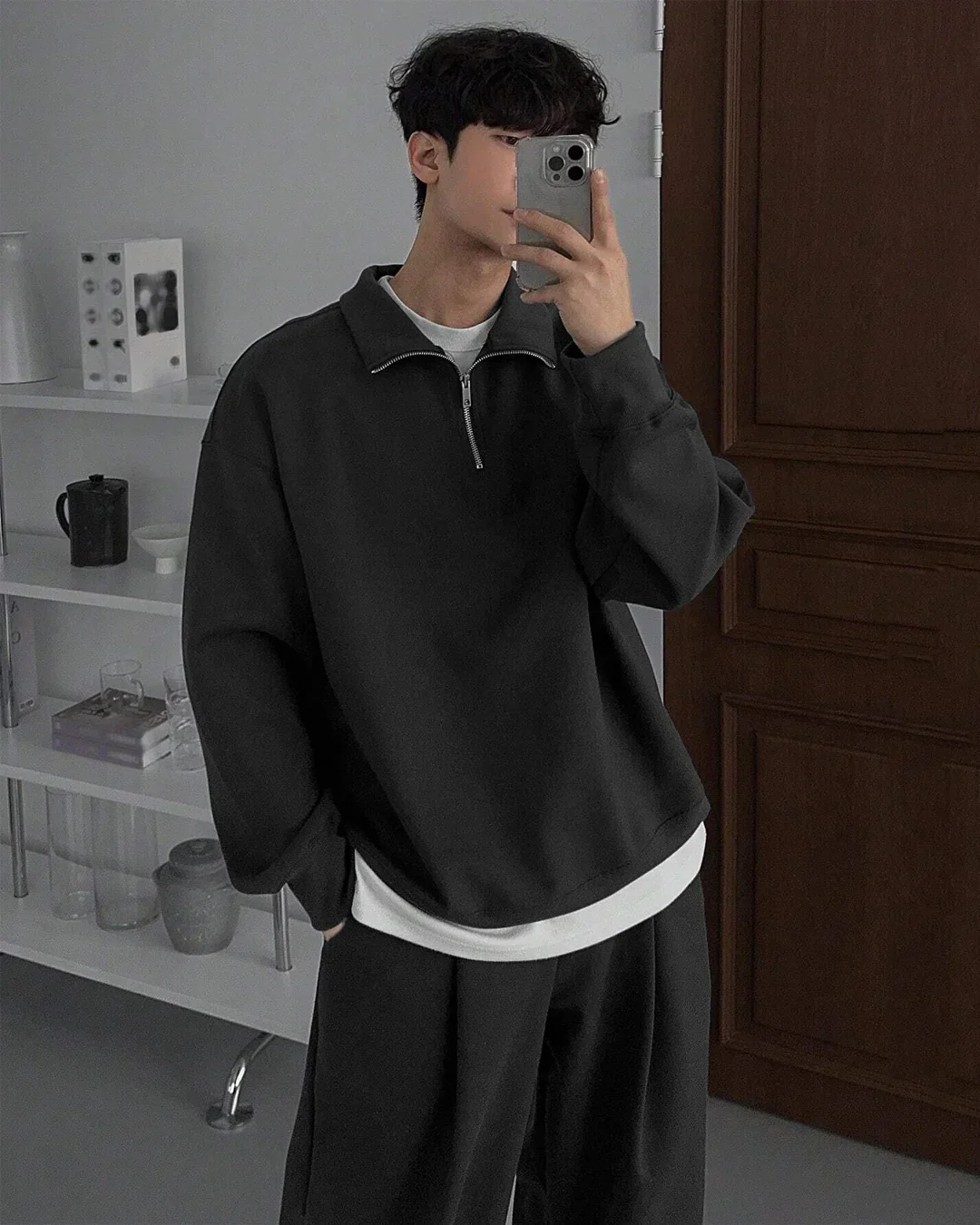 Men Oversized Drawstring Baggy Pants in Black - Image 2