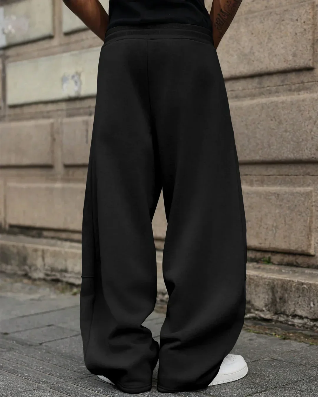 Men Oversized Drawstring Baggy Pants in Black - Image 4