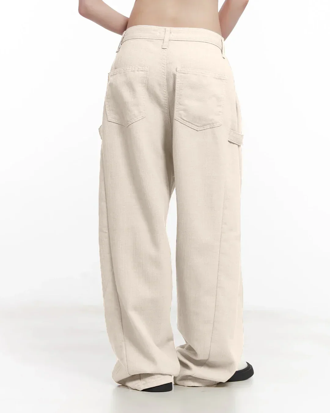 Mid-Rise Cargo Wide-Leg Trouser in Apricot - Image 4
