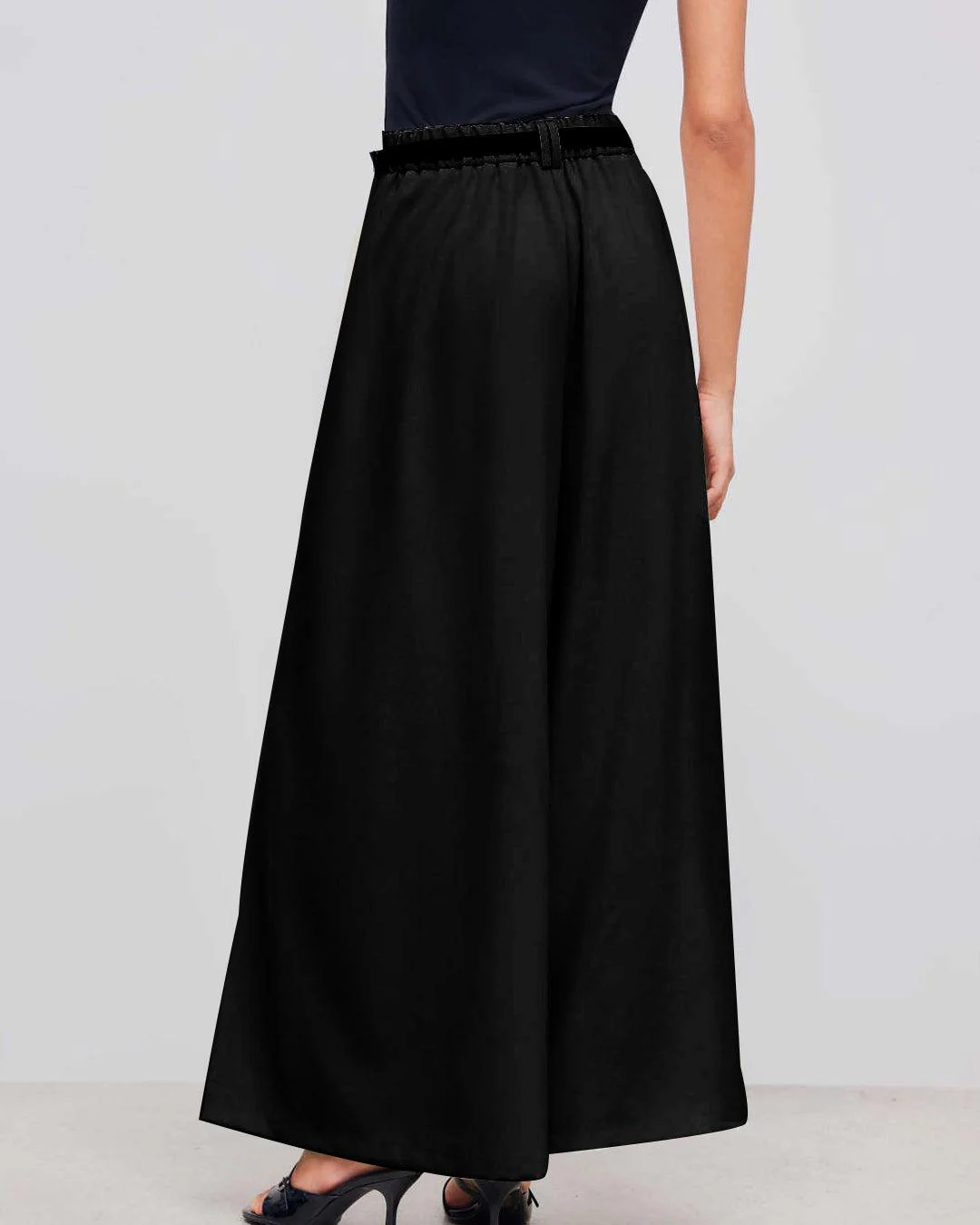 Mid-Rise Woven Black Wide-Leg Pleated Trousers Without Belt - Image 4