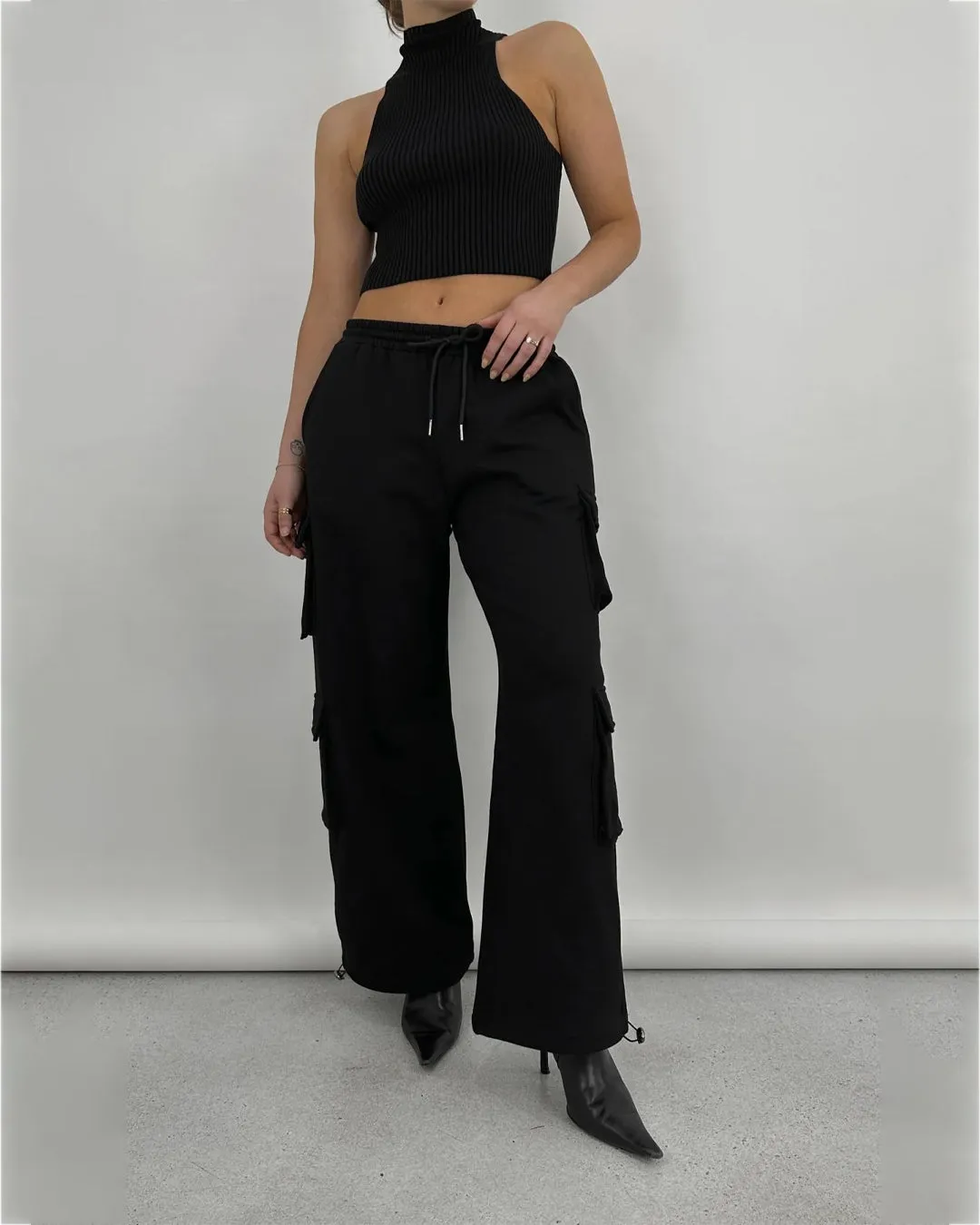 Multipockets Style Drawstring Cargo In Black - Image 5
