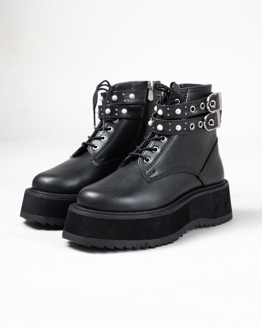 Off Duty Aesthetic Silver Studs Black Chunky Boots - Image 2