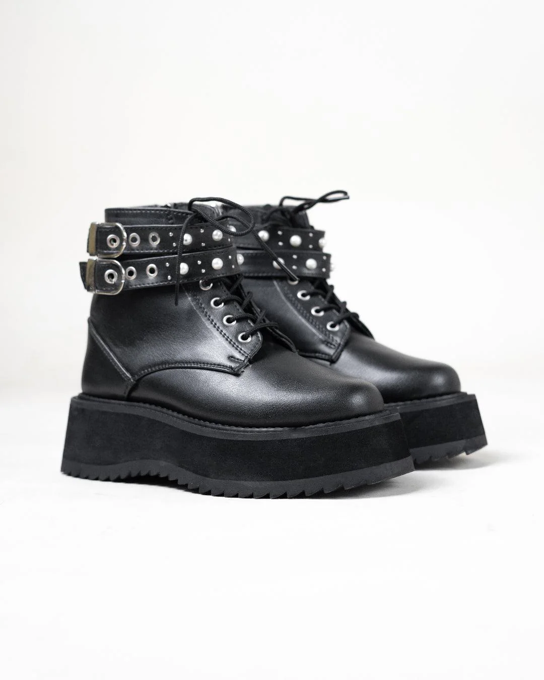 Off Duty Aesthetic Silver Studs Black Chunky Boots - Image 6