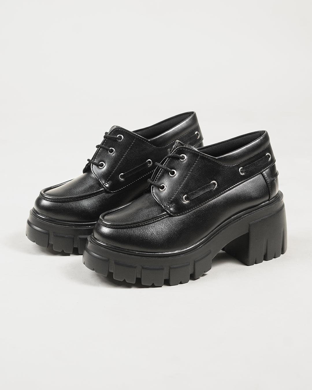 Off Duty Aesthetic Lace-Up Shoes - Image 2