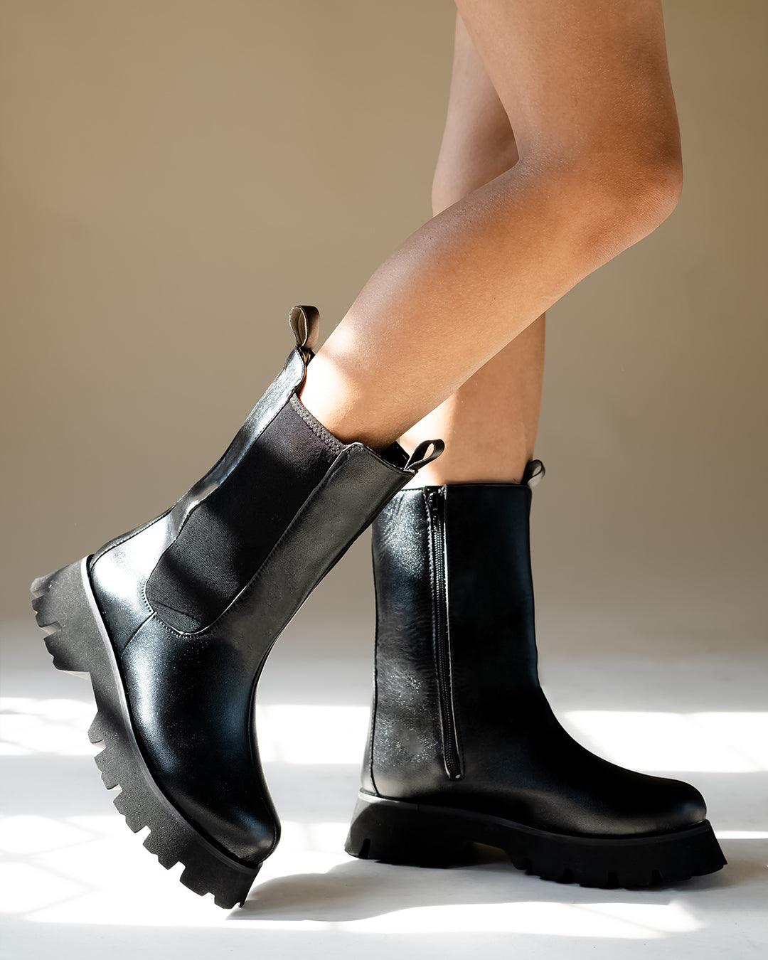 Off Duty Model Aesthetic Chunky Sole Chelsea Style Boots - Image 2