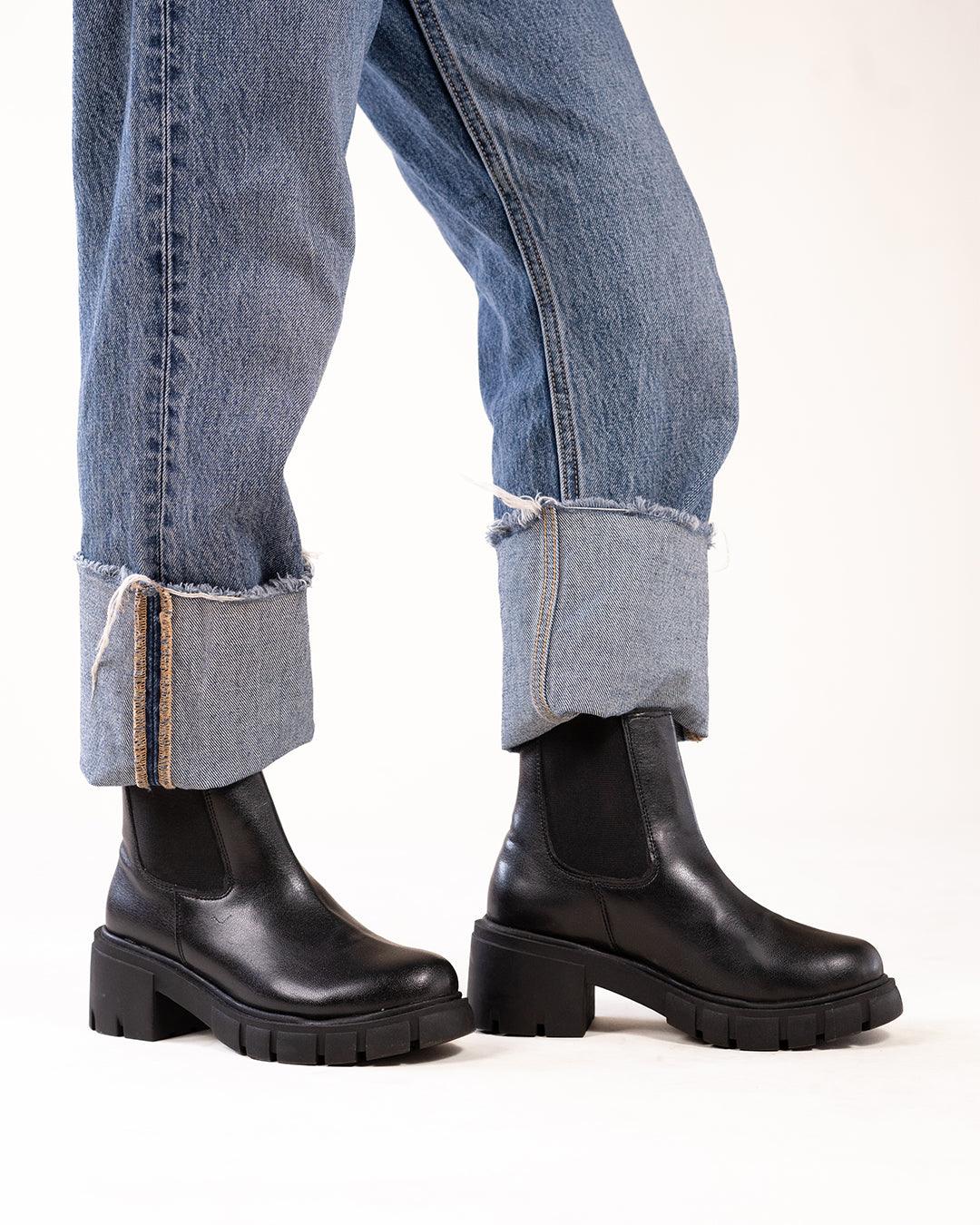 Off Duty Model Aesthetics Black Chelsea Boots With Track Soles - Image 6