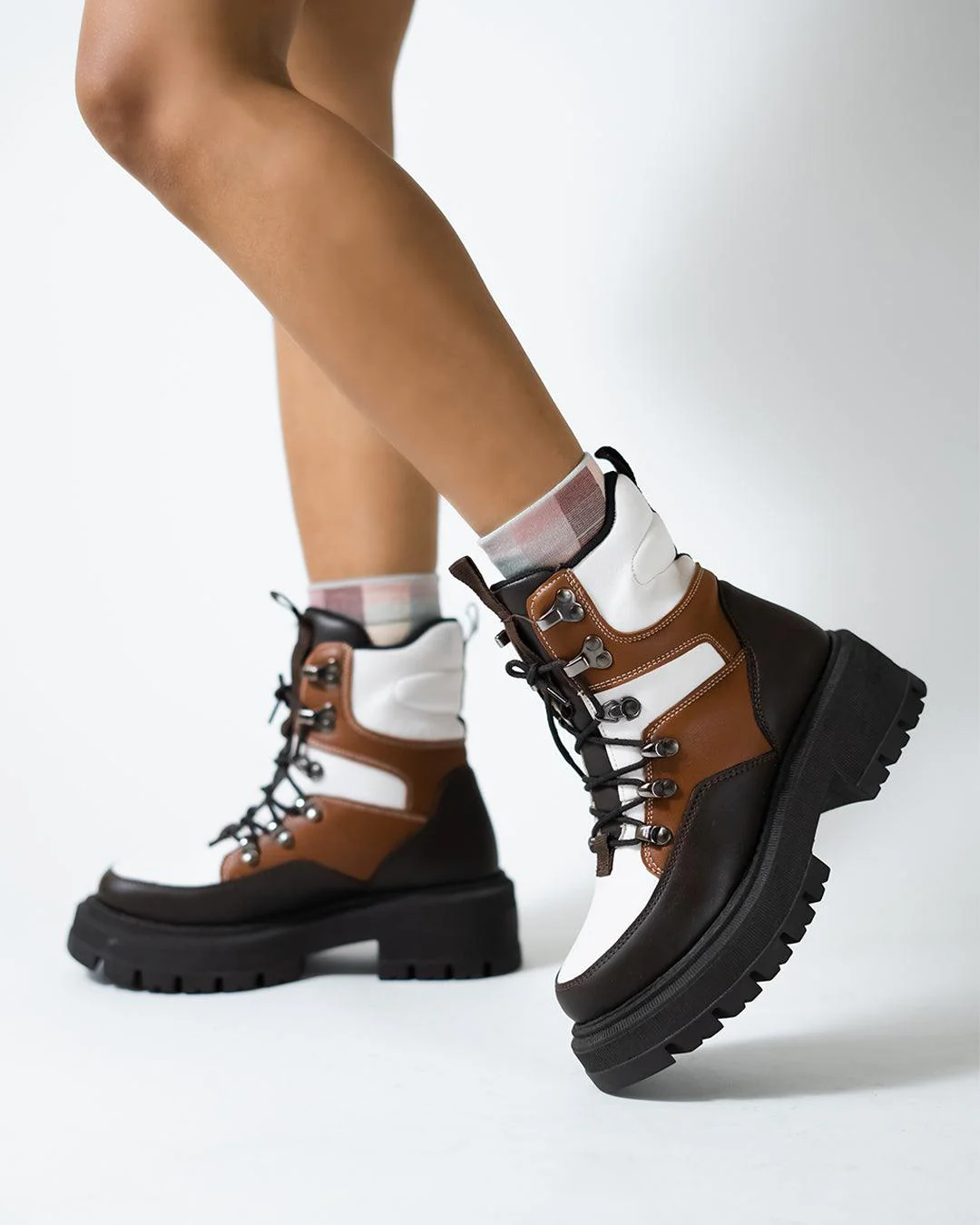 Off Duty Model Aesthetics Puffer Style Chunky Boot - Image 3