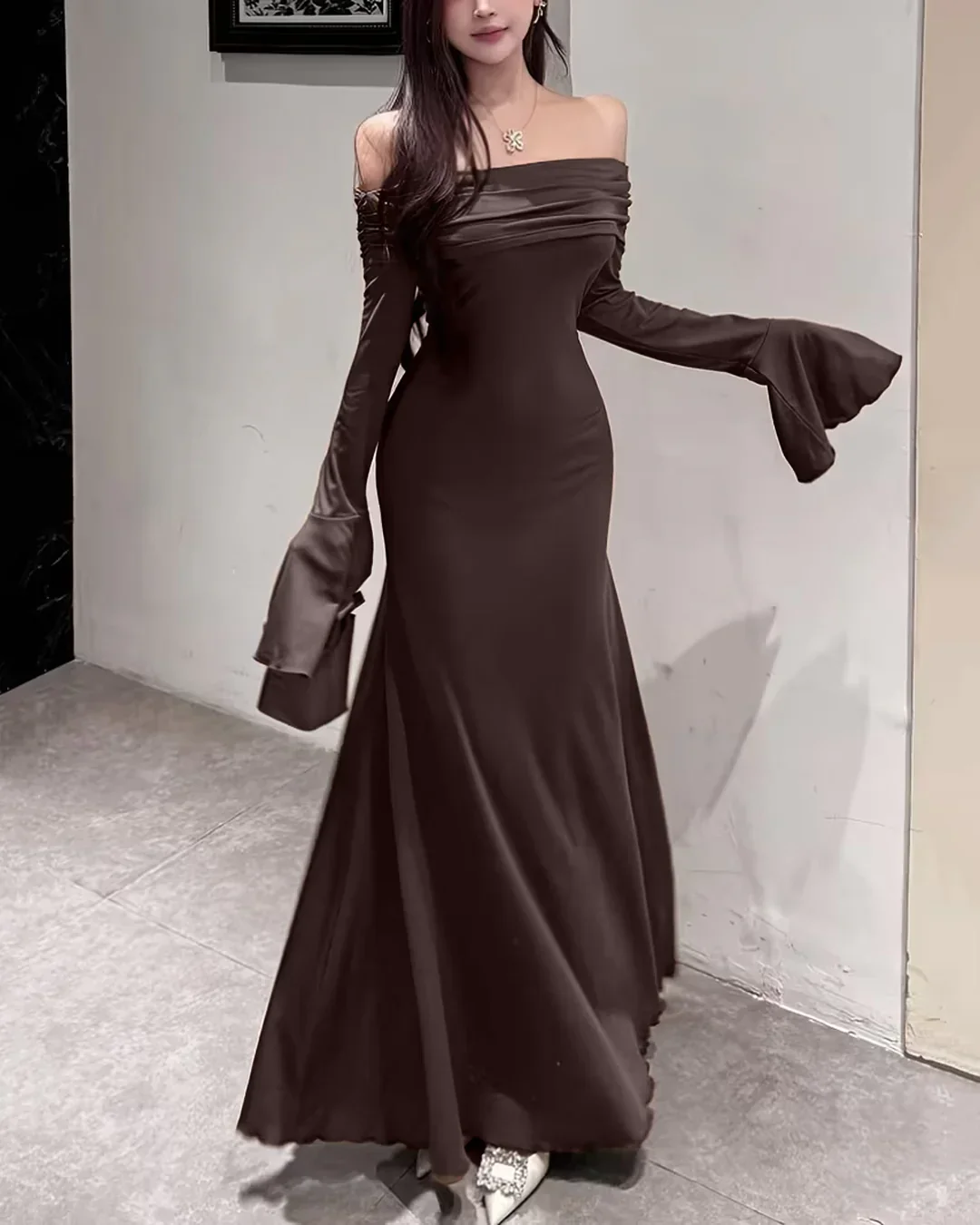 Off-Shoulder Slim Fit Mermaid Hem Solid Trumpet Sleeve Maxi Dress in Coffee - Image 3