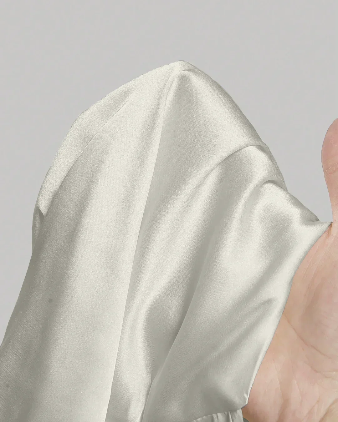 Off-White Satin Halter Neck Bow Detail Top - Image 3
