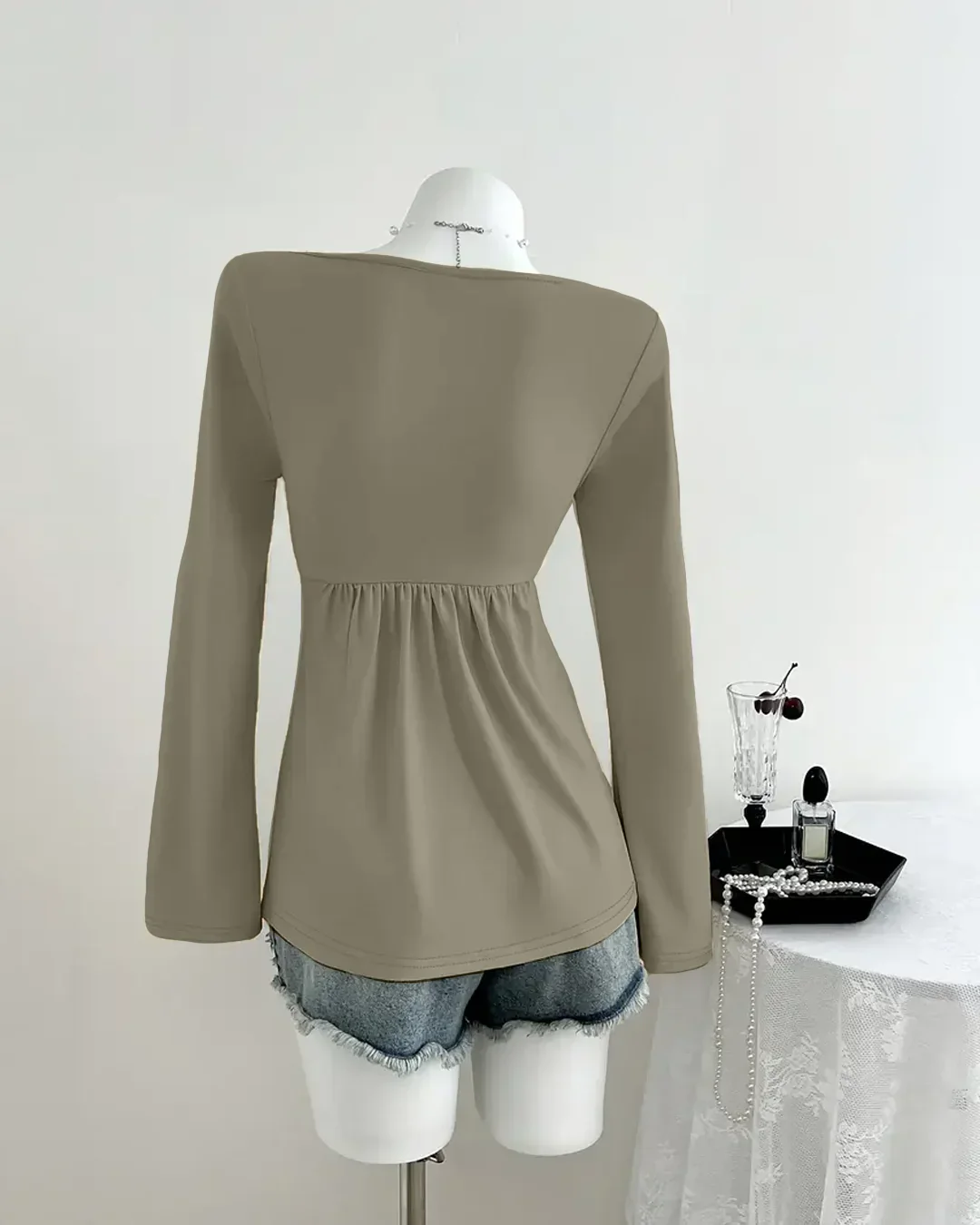 Ruched Sweetheart Neck Long Sleeve Fitted Top in Olive Green - Image 2