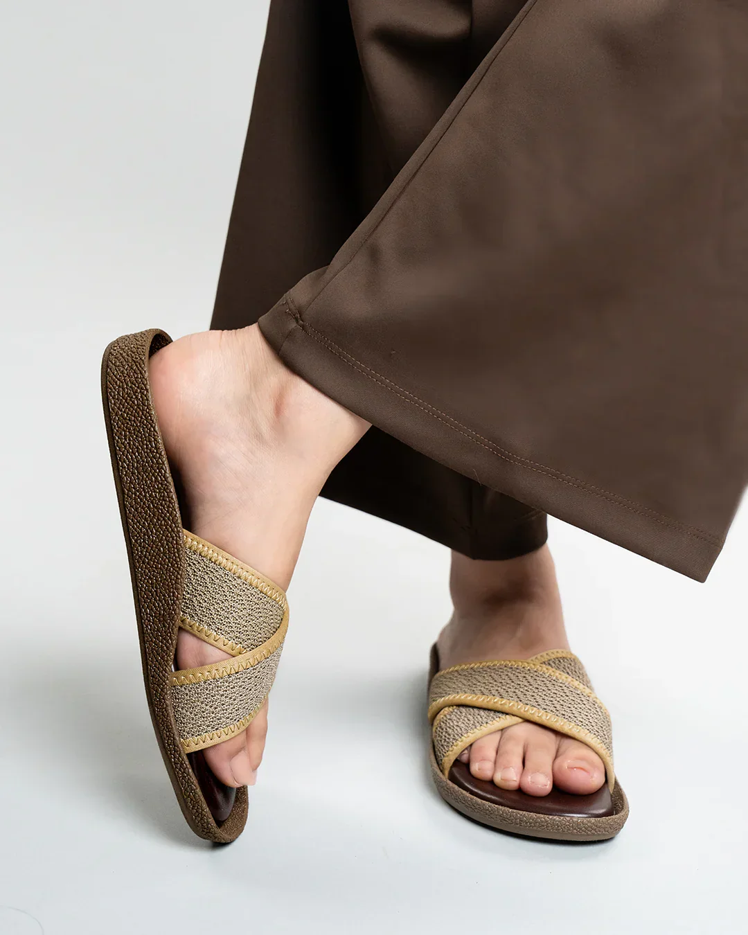 Open toe Crisscross Comfort Slide Sandals - Image 2