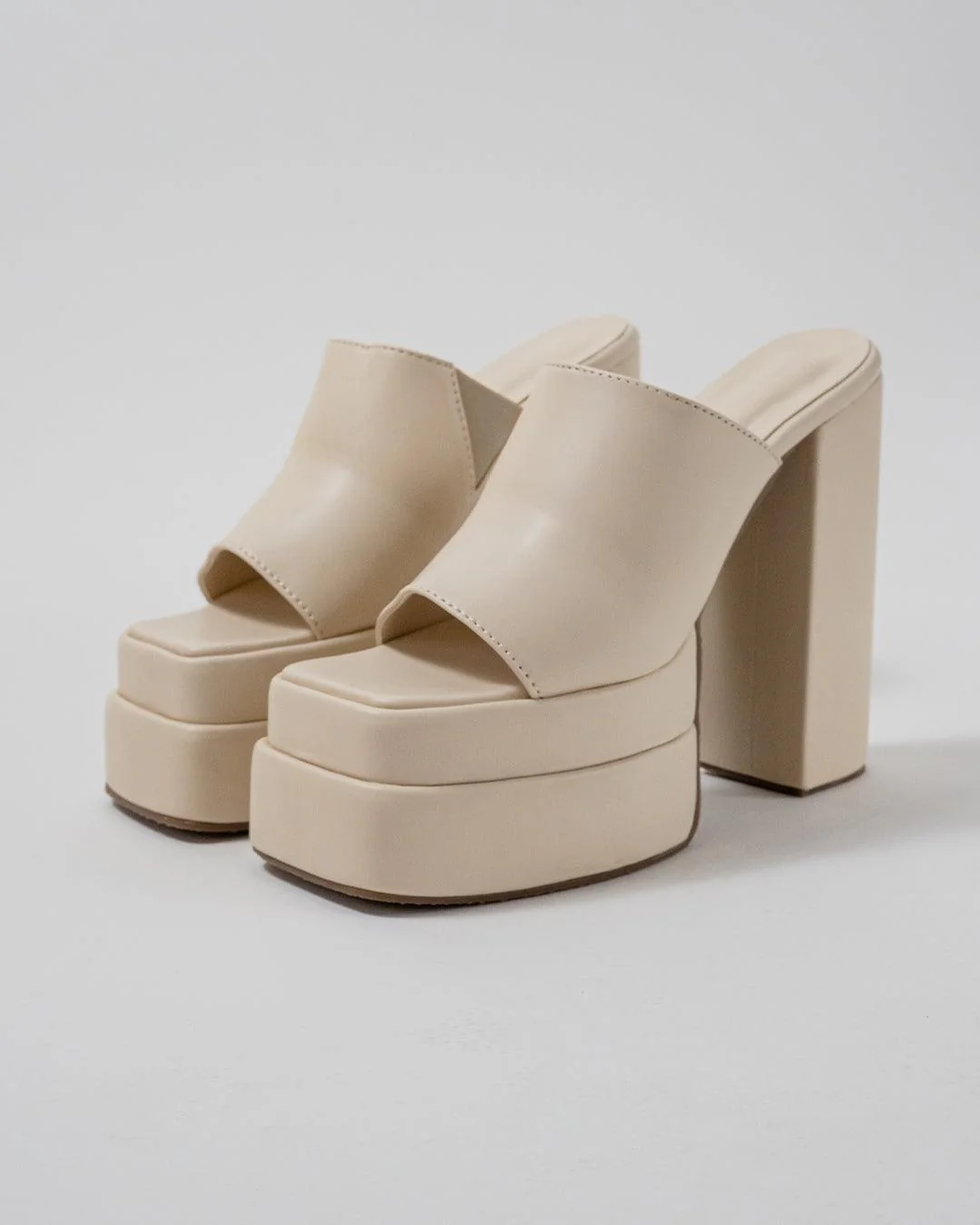 Open Toe Platform Heels in Off White Block Heel Style - Image 3