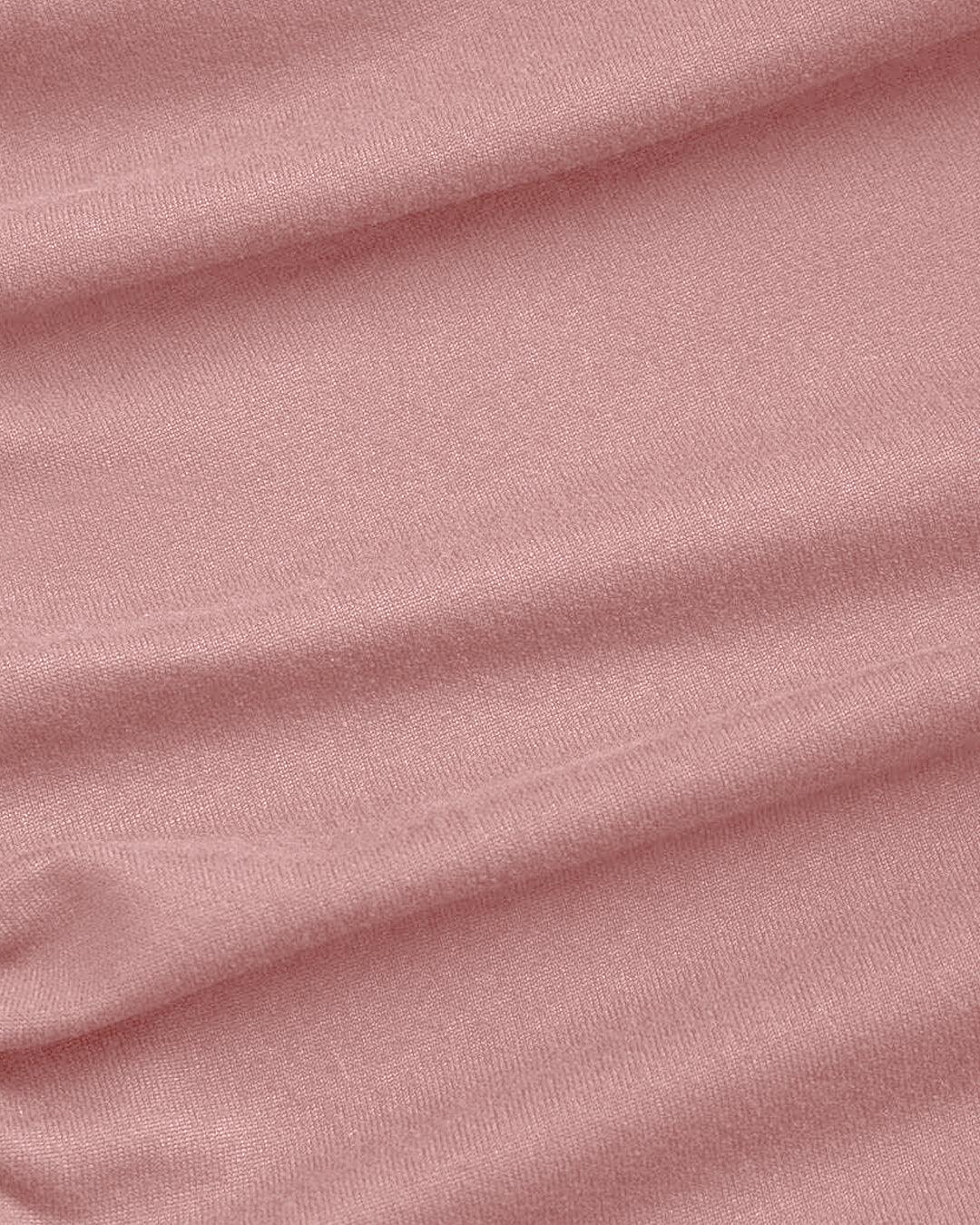 Plunge Neck Backless Halter Top And Slit Side Skirt Set In In Pink - Image 3