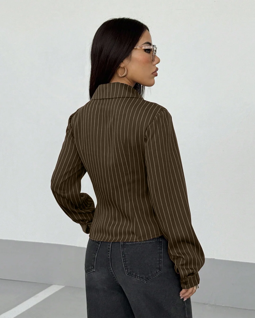 Retro Fitted Striped Shirt Top In Brown - Image 2