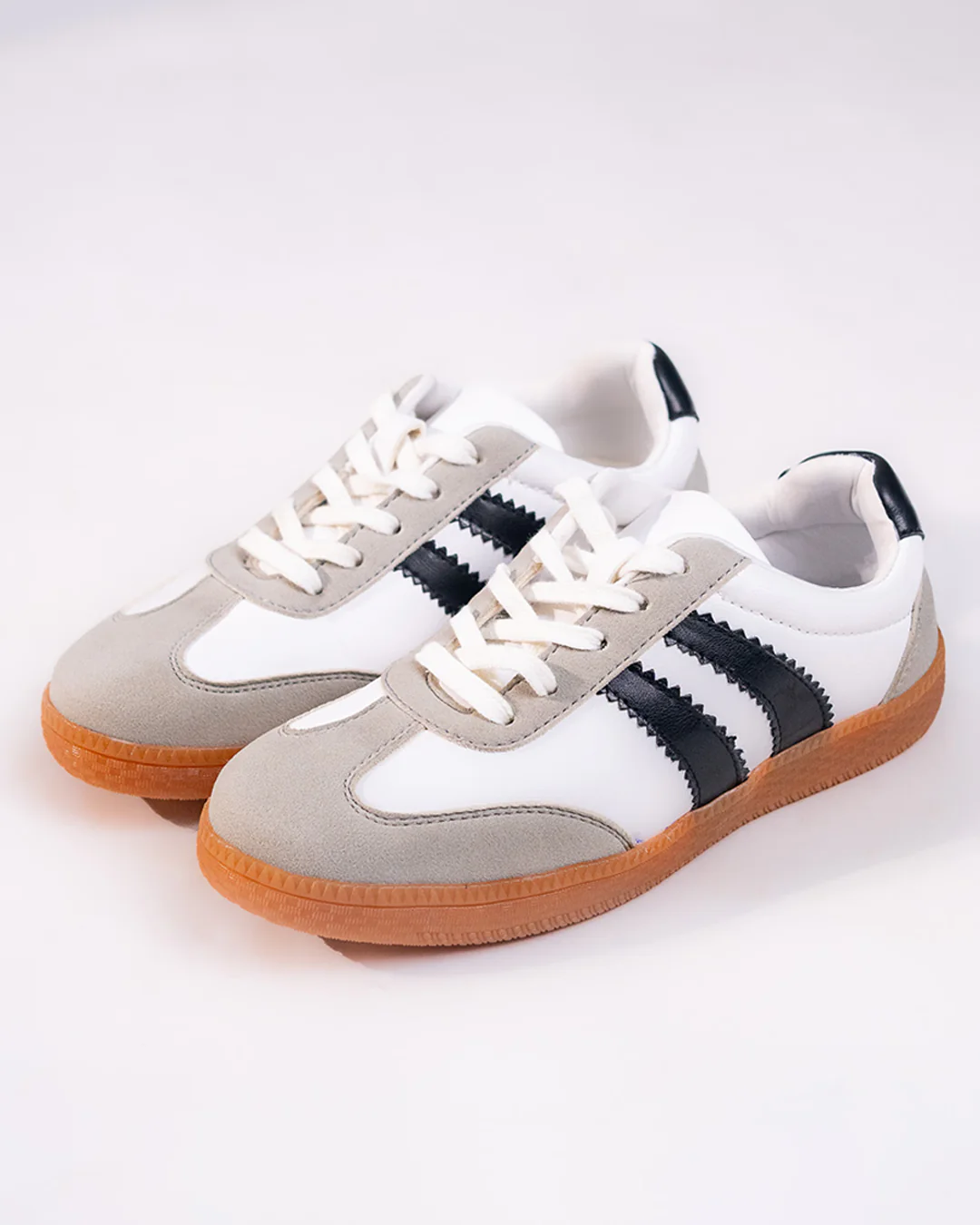 Retro Style Gum Sole Sneakers in White - Image 5