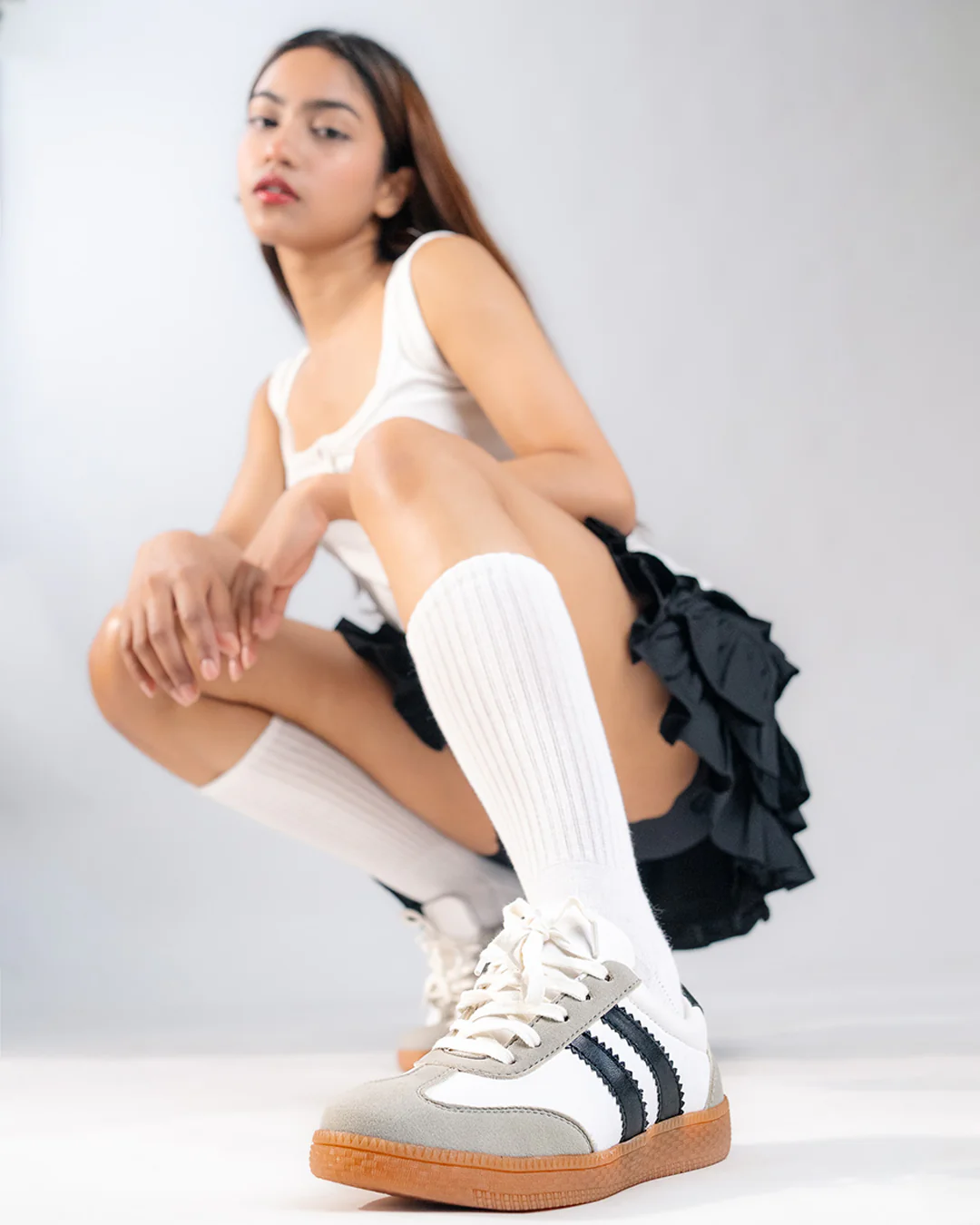 Retro Style Gum Sole Sneakers in White - Image 8
