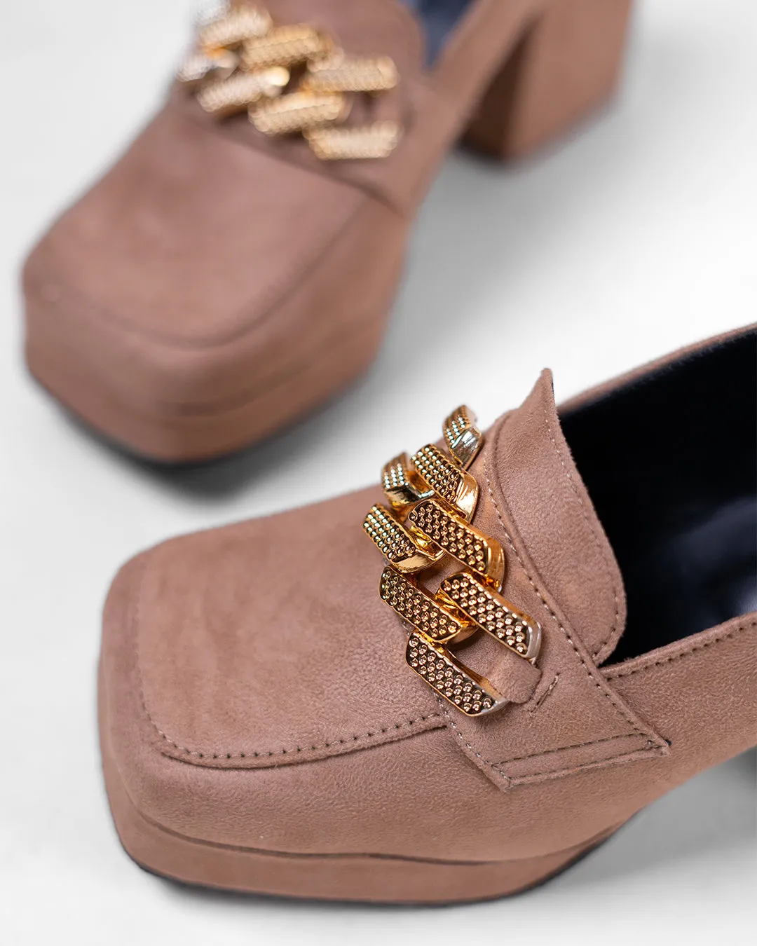 Rose Color Chain Detail Platform Shoes - Image 4