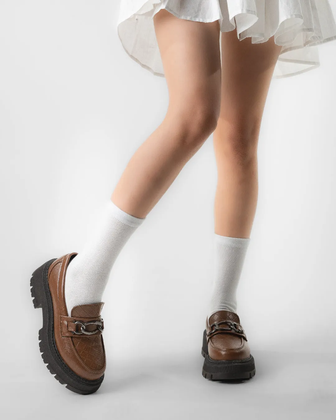 Round Toe Chunky Loafers With Silver Chain - Image 4