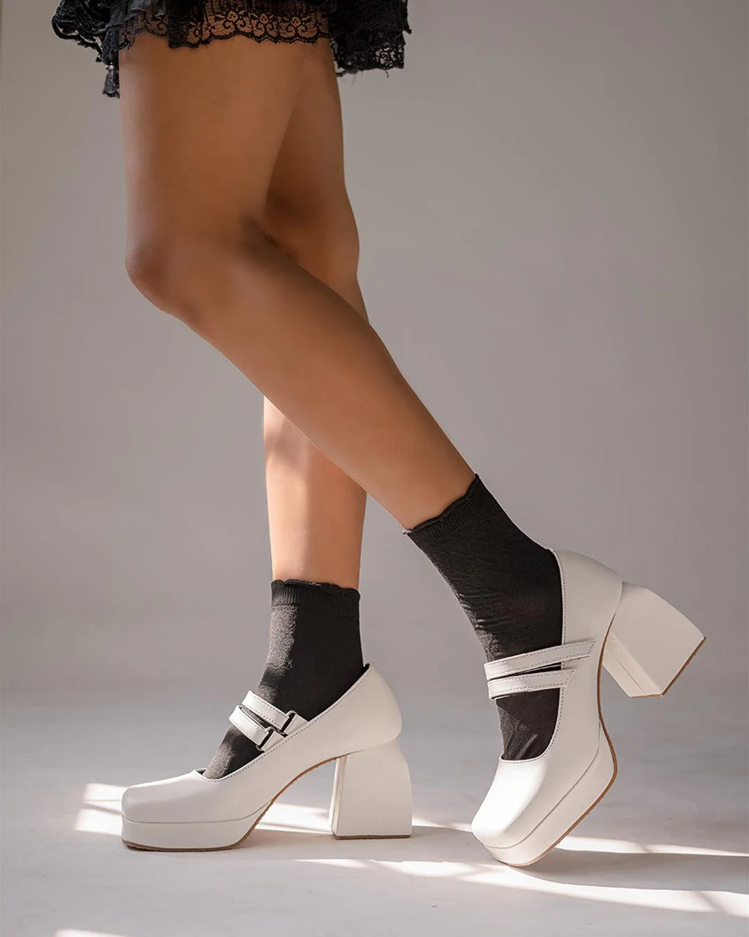 Seoul City Aesthetics White Platform Pumps - Image 2