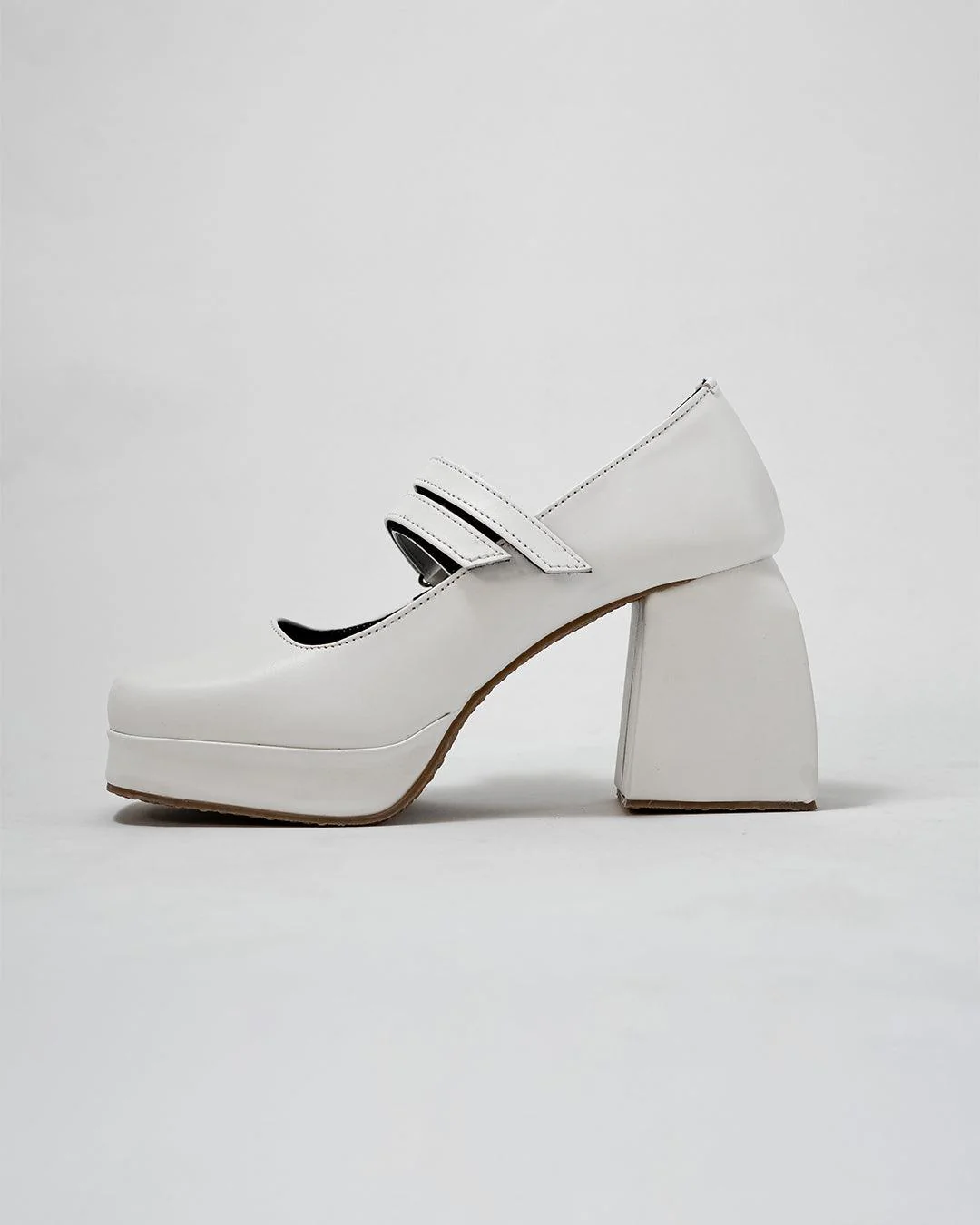 Seoul City Aesthetics White Platform Pumps - Image 4